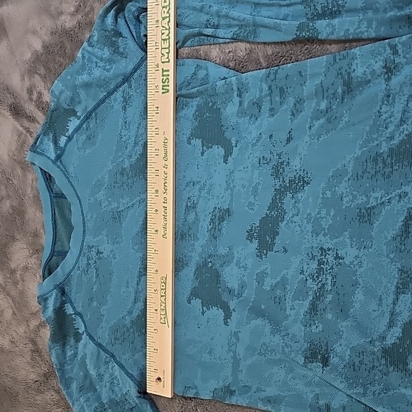 ATHLETA Momentum Long Sleeve Athletic Dark Surf Teal Camo Missing Tags Fits M - Picture 2 of 7
